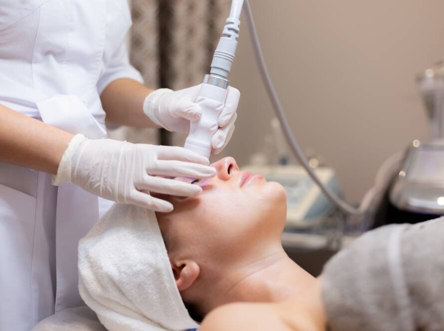 Dermatologist performing HydraFacial at CFH Skin & Hair Clinic in Chennai, giving a patient smooth, glowing, and hydrated skin with results lasting weeks.